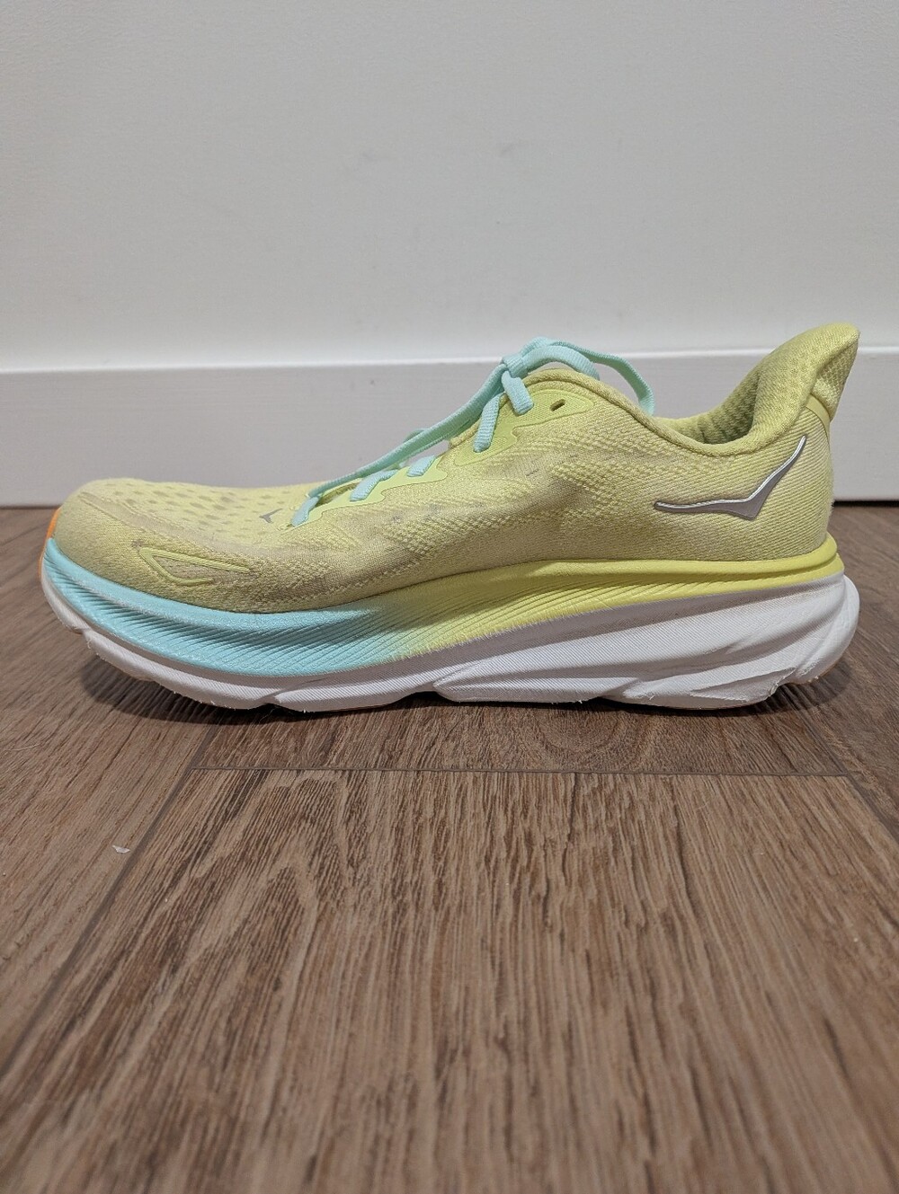 HOKA Clifton 9 Size 7.5B - Picture 8 of 12